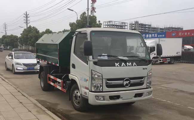 5方藍(lán)牌勾臂垃圾車發(fā)往四川