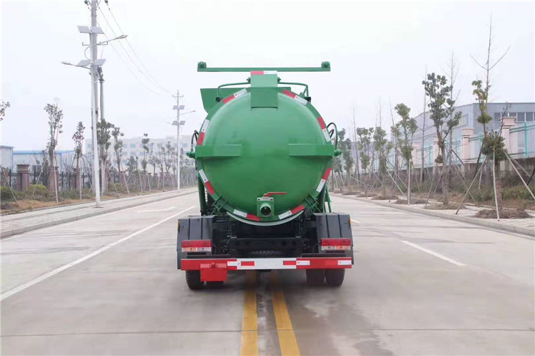 東風(fēng)多利卡7方餐廚垃圾車