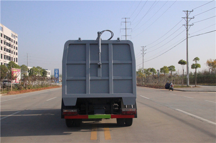 東風(fēng)御虎6噸方餐廚垃圾車多方位圖片五