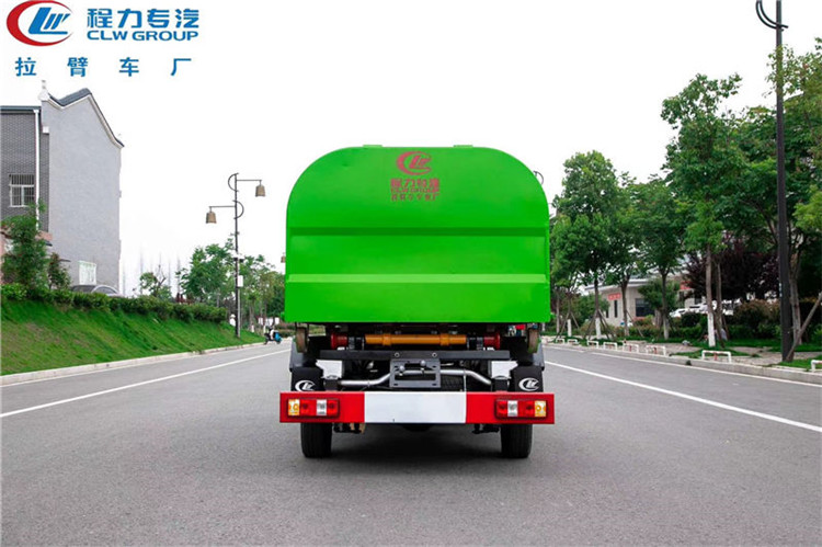 東風(fēng)小康3方小型勾臂垃圾車