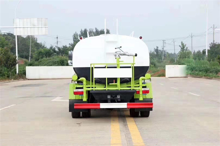 東風(fēng)多利卡8噸灑水車