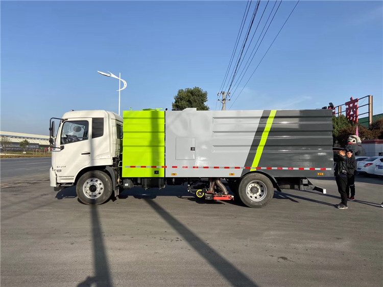 東風(fēng)天錦國(guó)六10噸吸塵車多方位圖片三