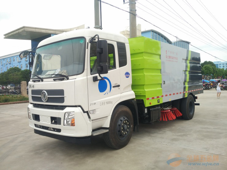 國(guó)五東風(fēng)天錦掃路車多方位圖片一