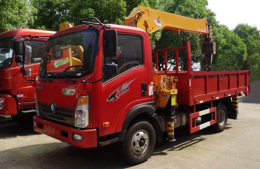 重汽王牌隨車起重運輸車